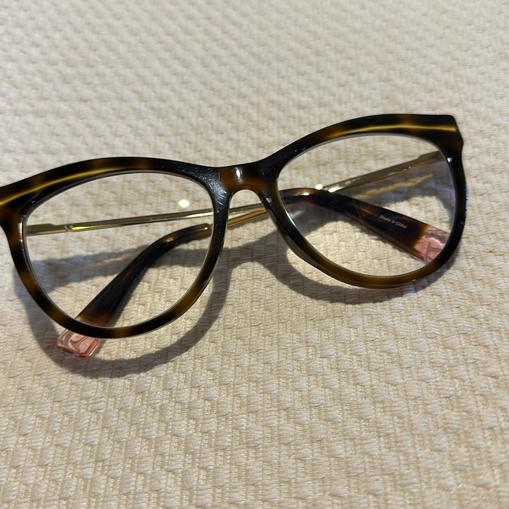 Eyeglass